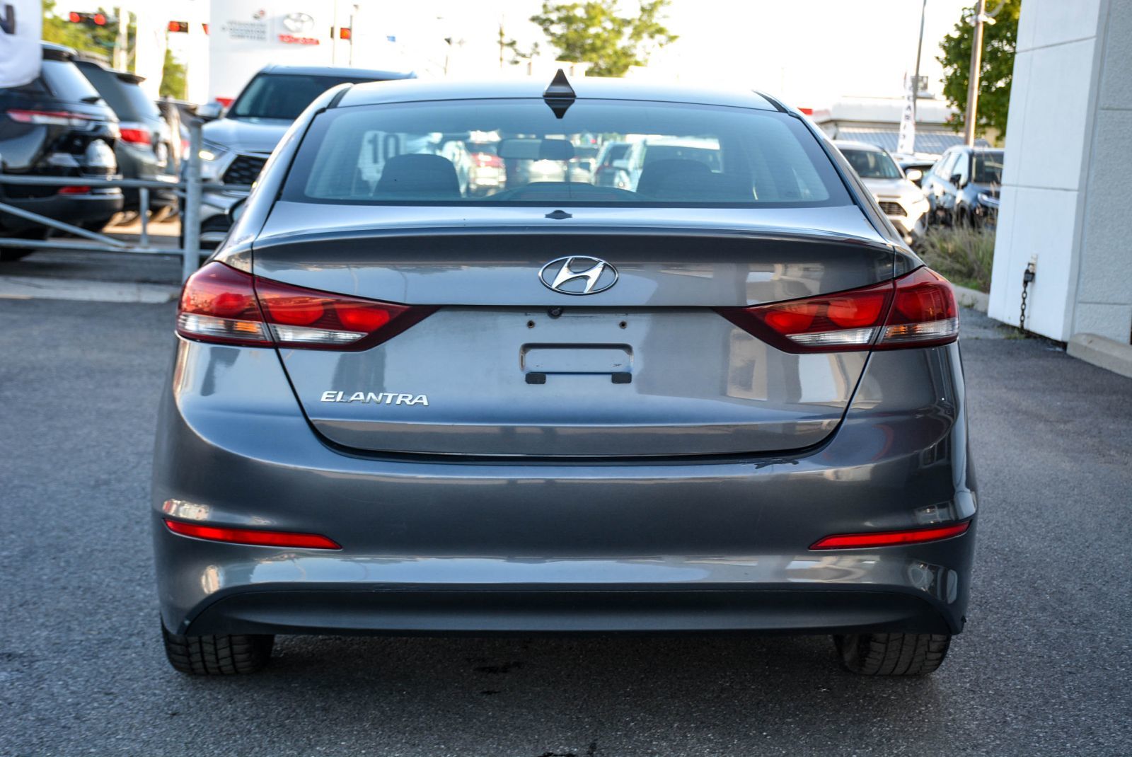 Hyundai Elantra GL 2017 — photo 6