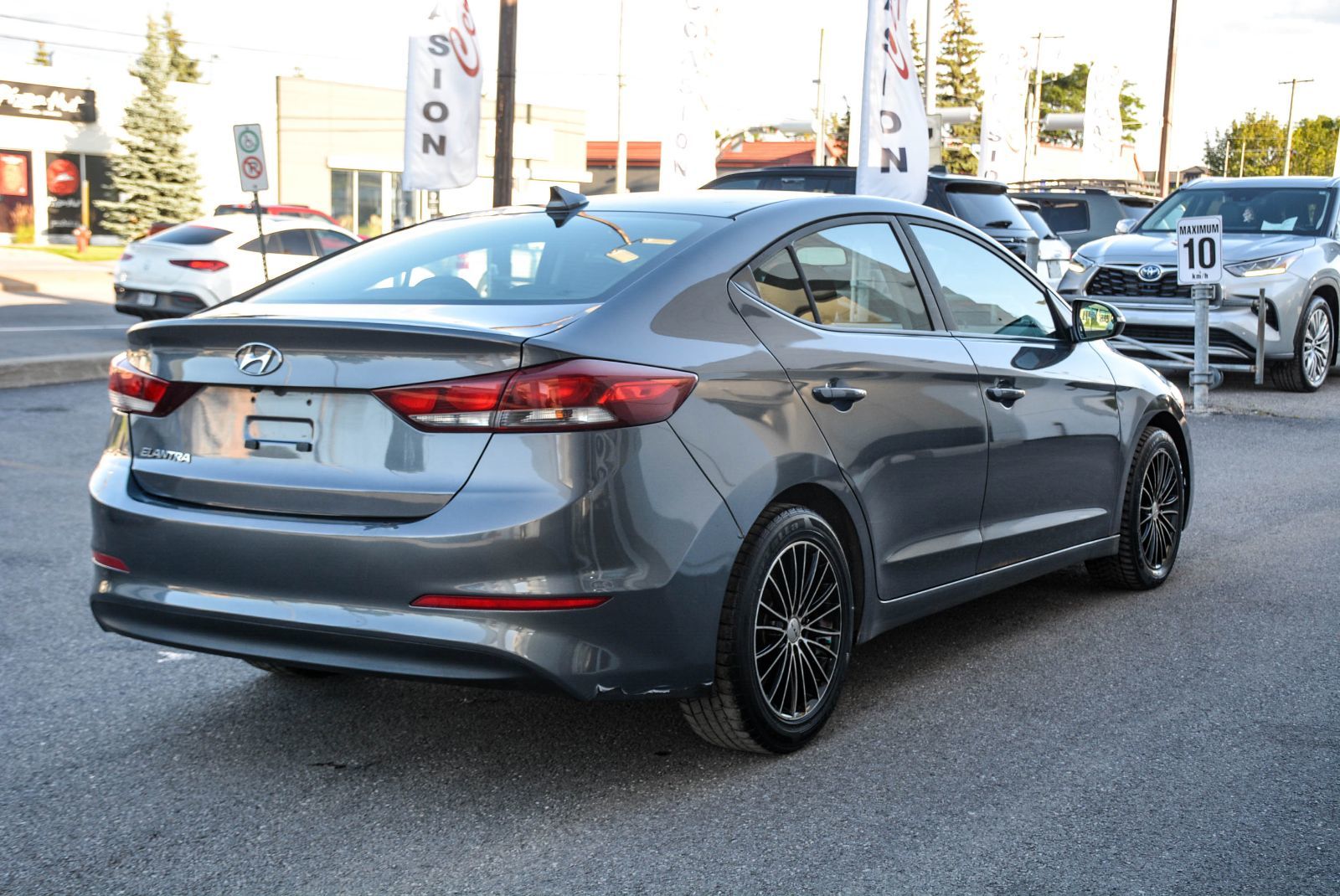 Hyundai Elantra GL 2017 — photo 8