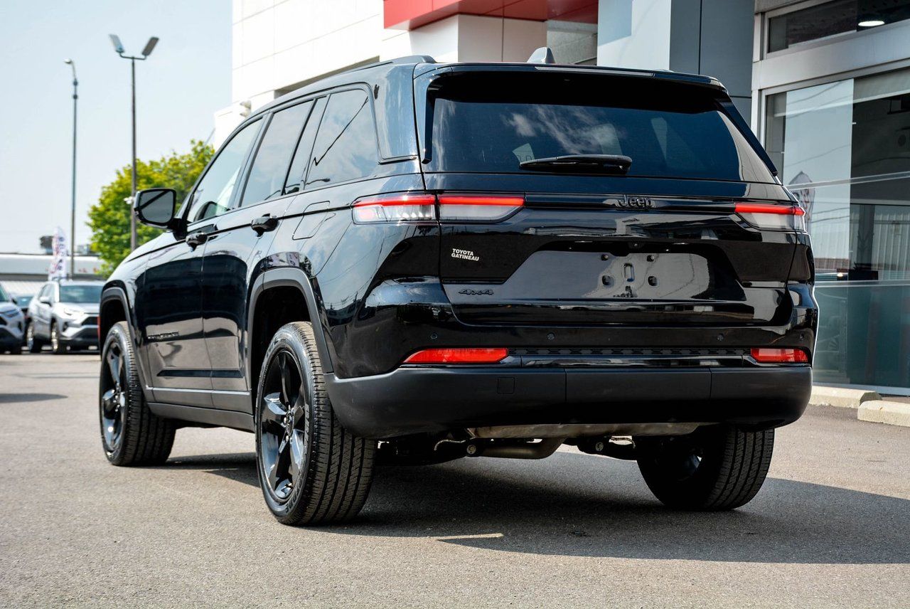 Jeep Grand Cherokee Altitude 2023 — photo 5
