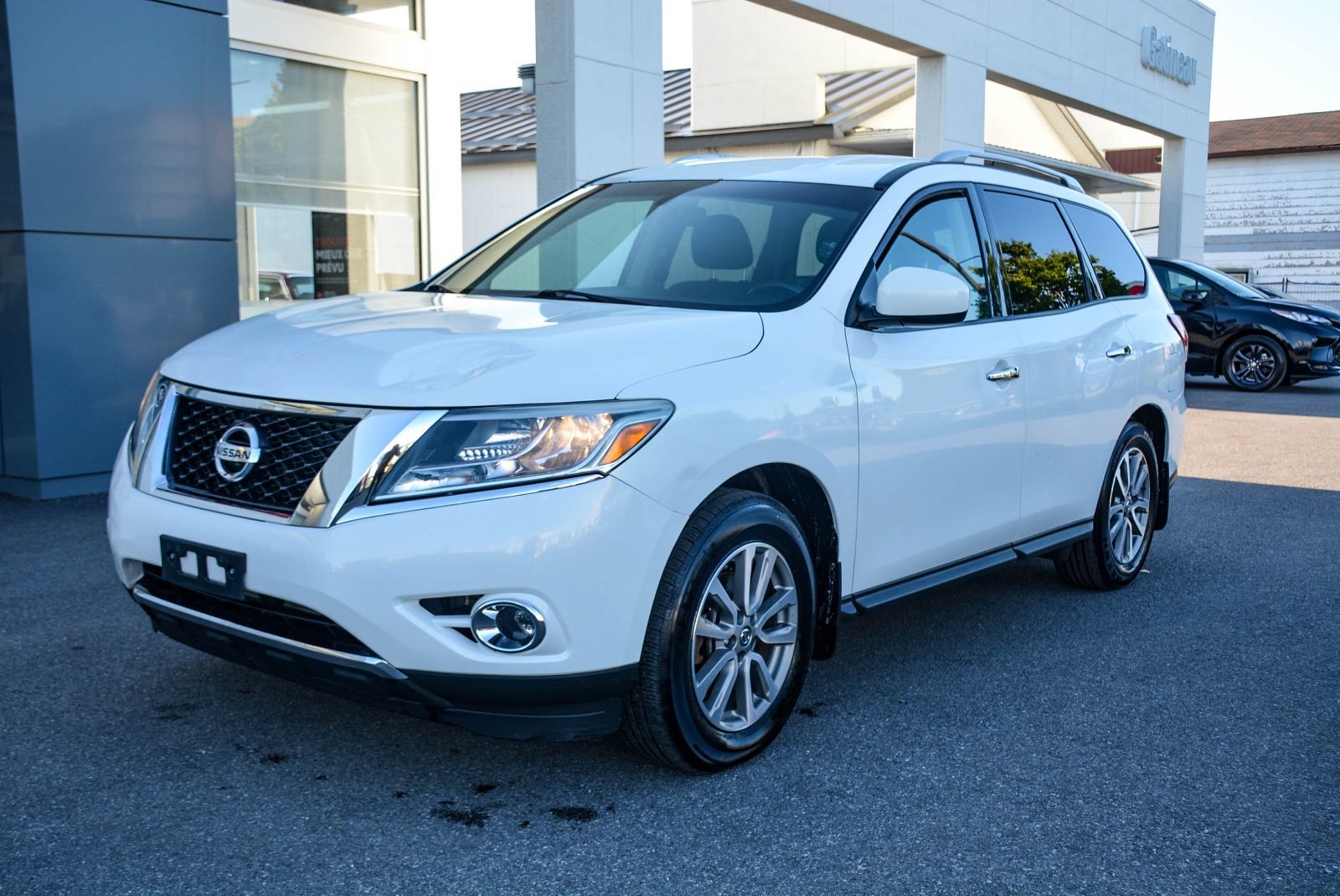 Nissan Pathfinder S 2014