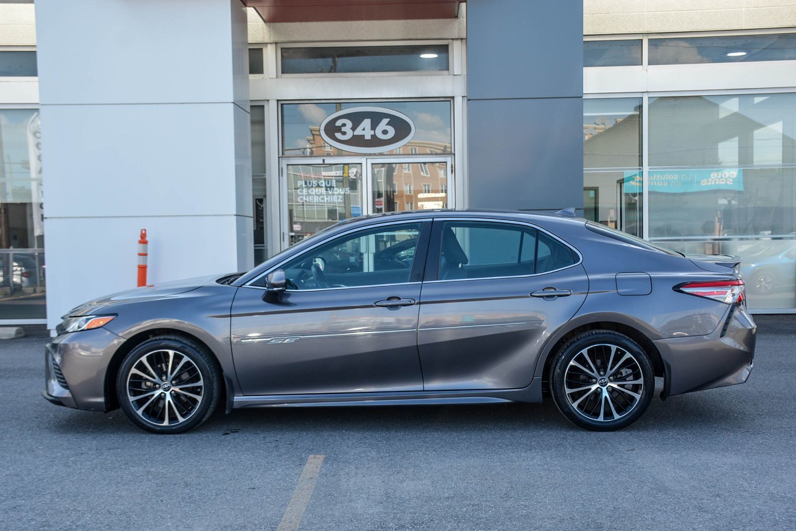 Toyota Camry SE CERTIFIED TOYOTA 2019 — photo 3