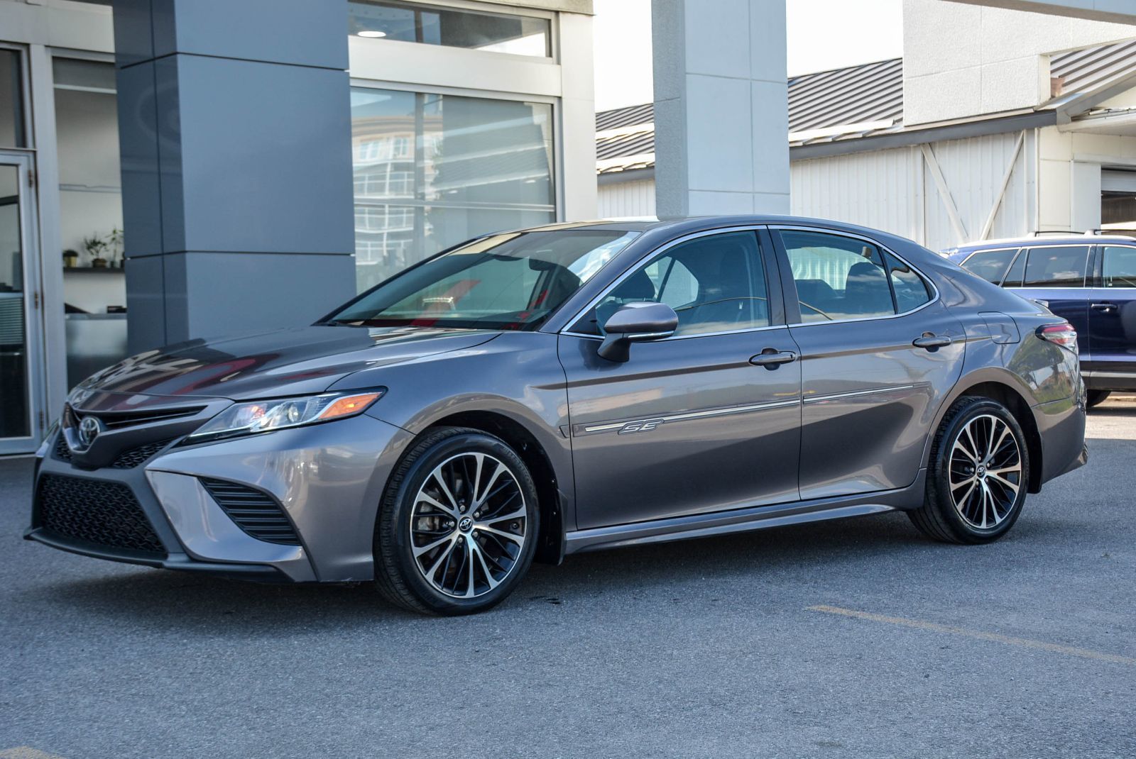 Toyota Camry SE CERTIFIED TOYOTA 2019 — photo 2