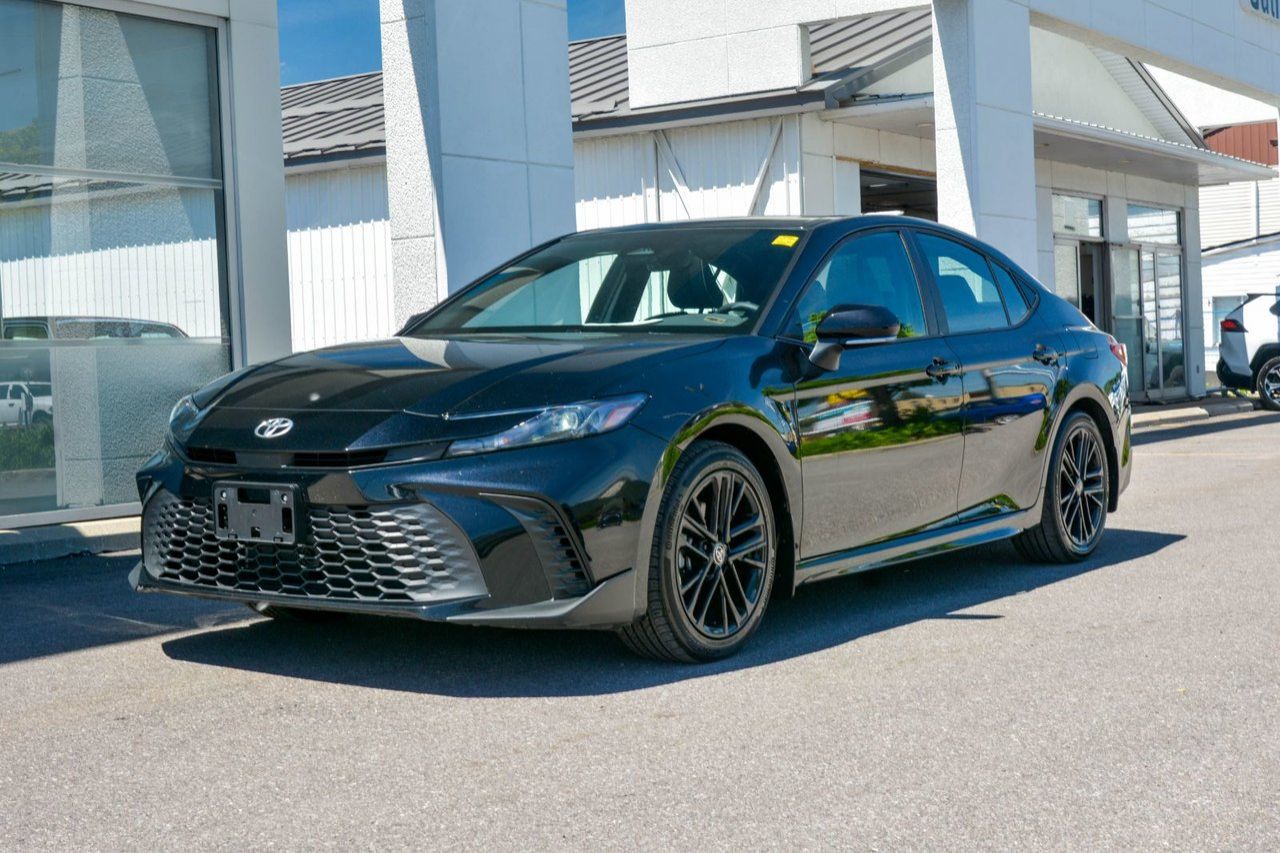 Toyota Camry SE UPGRADE HYBRID SUNROOF CERTIFIED TOYOTA 2025 — photo 2