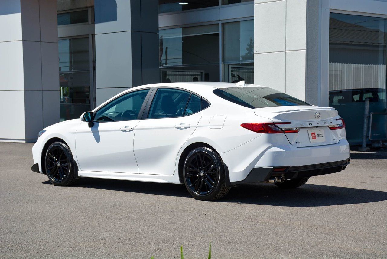 Toyota Camry SE 2025 — photo 7