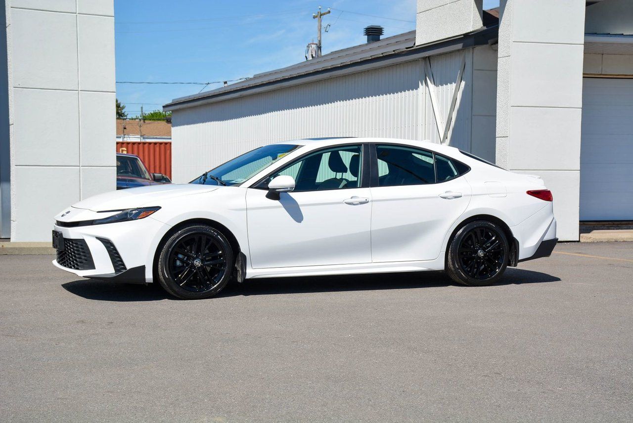 Toyota Camry SE 2025 — photo 4