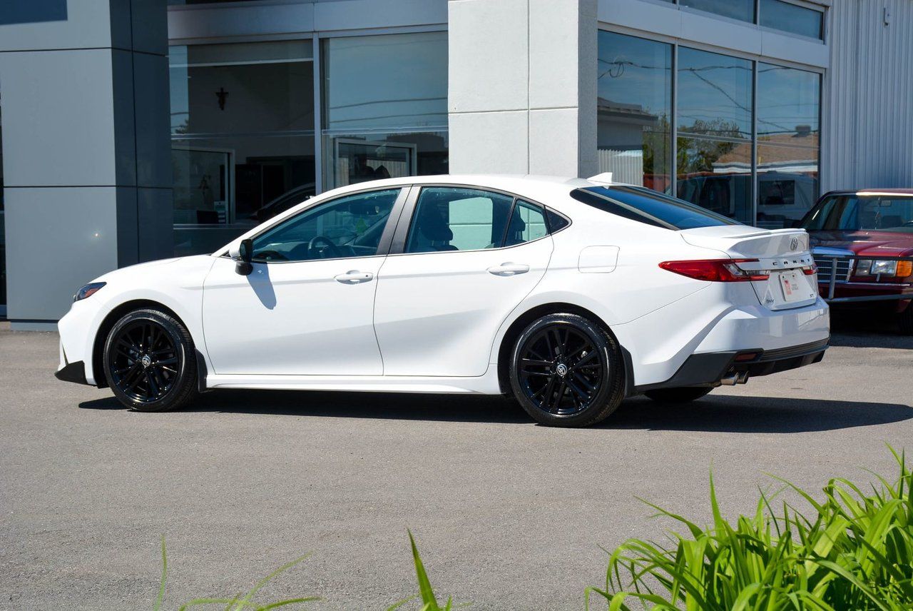 Toyota Camry SE 2025 — photo 6