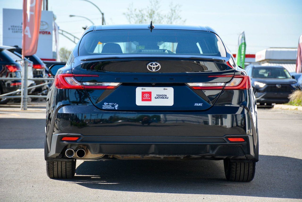 Toyota Camry SE 2025 — photo 8