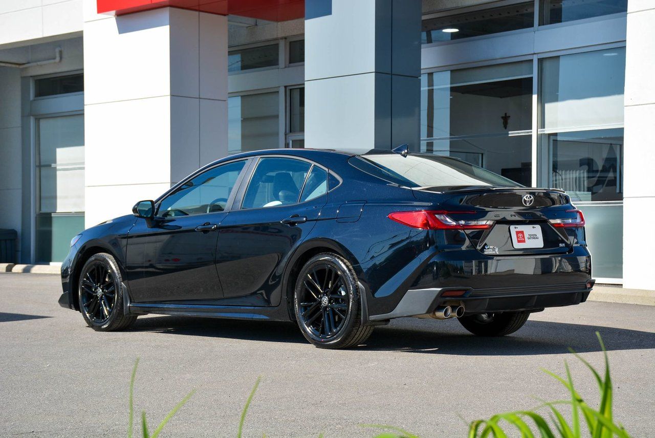 Toyota Camry SE 2025 — photo 5