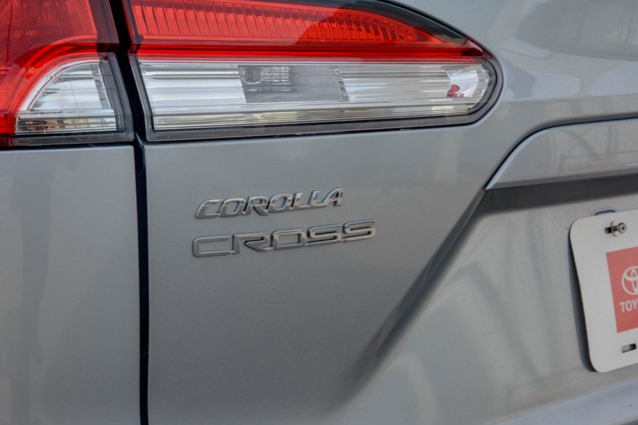 Toyota Corolla Cross LE UPGRADE AWD SUNROOF CERTIFIED TOYOTA 2025 — photo 8