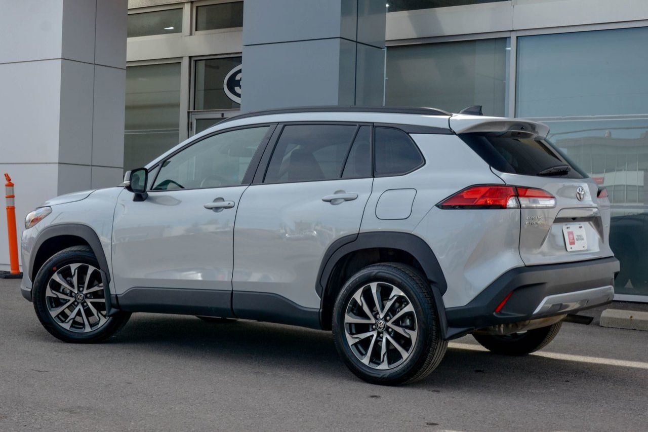 Toyota Corolla Cross LE UPGRADE AWD SUNROOF CERTIFIED TOYOTA 2025 — photo 5