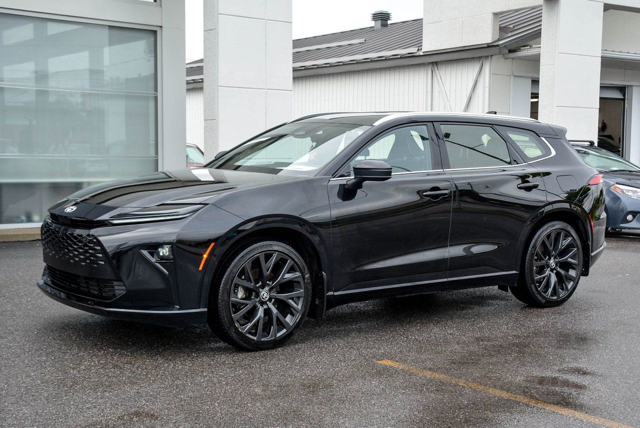 Toyota Crown Signia LIMITED AWD PANORAMIC 2025 — photo 3