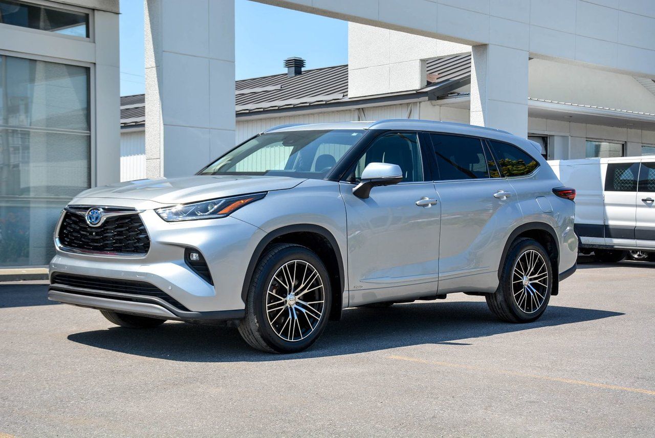 Toyota Highlander Hybrid Limited PLATINUM 2024 — photo 3