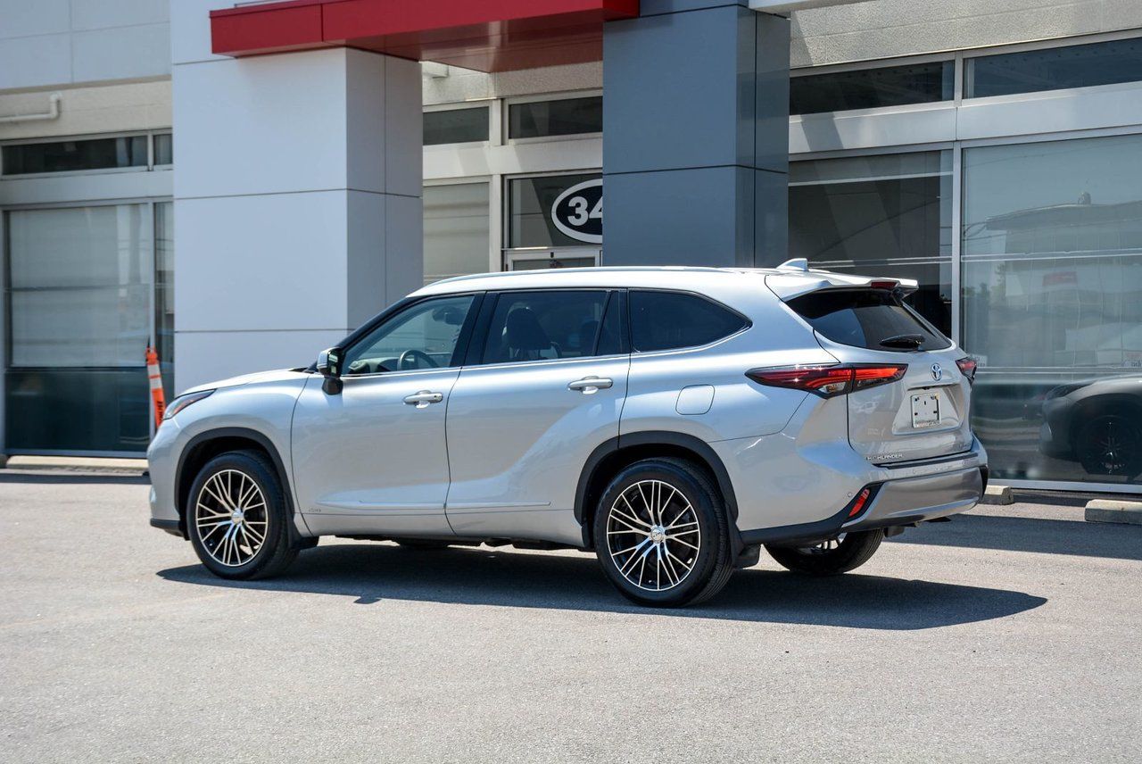 Toyota Highlander Hybrid Limited PLATINUM 2024 — photo 6