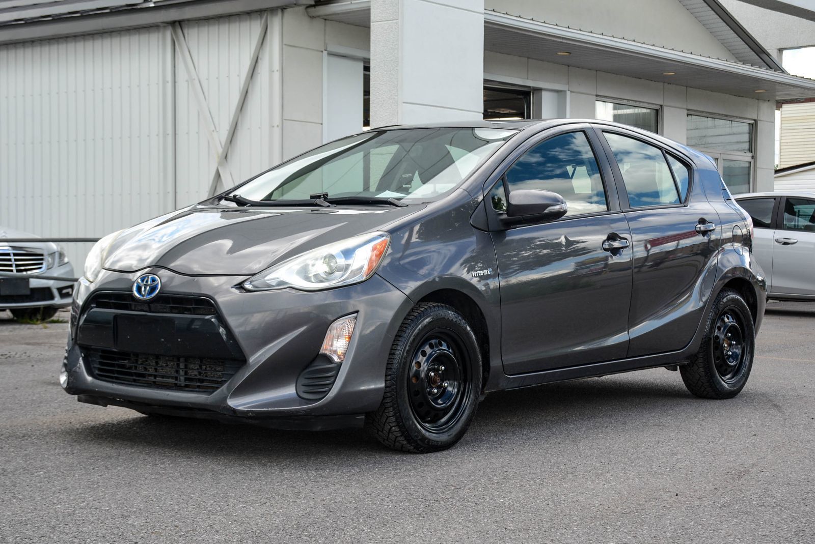Toyota Prius c Technology 2016