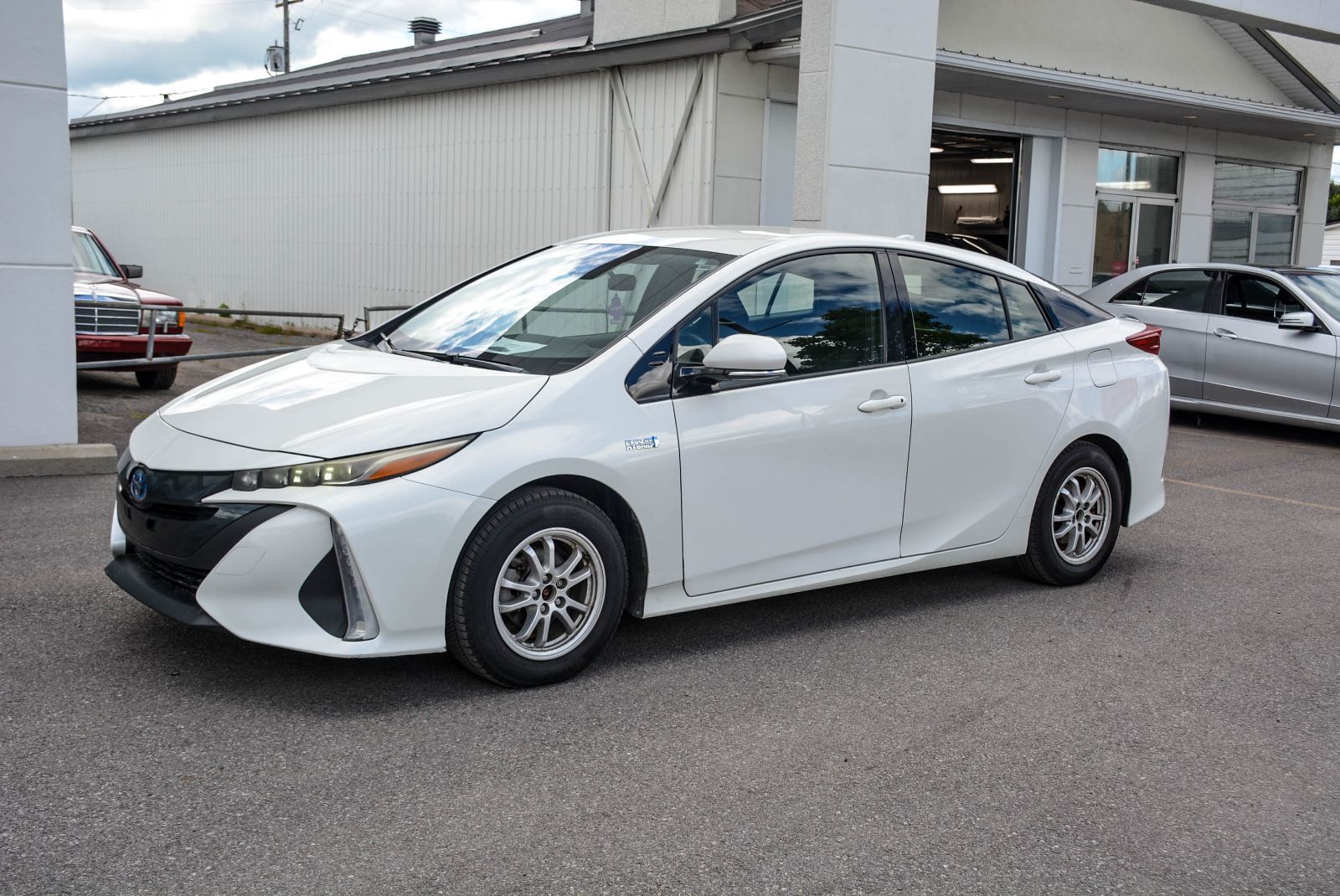 Toyota Prius Prime BASE 2017 — photo 2