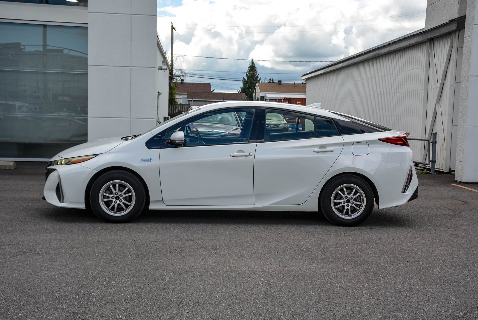 Toyota Prius Prime BASE 2017 — photo 3
