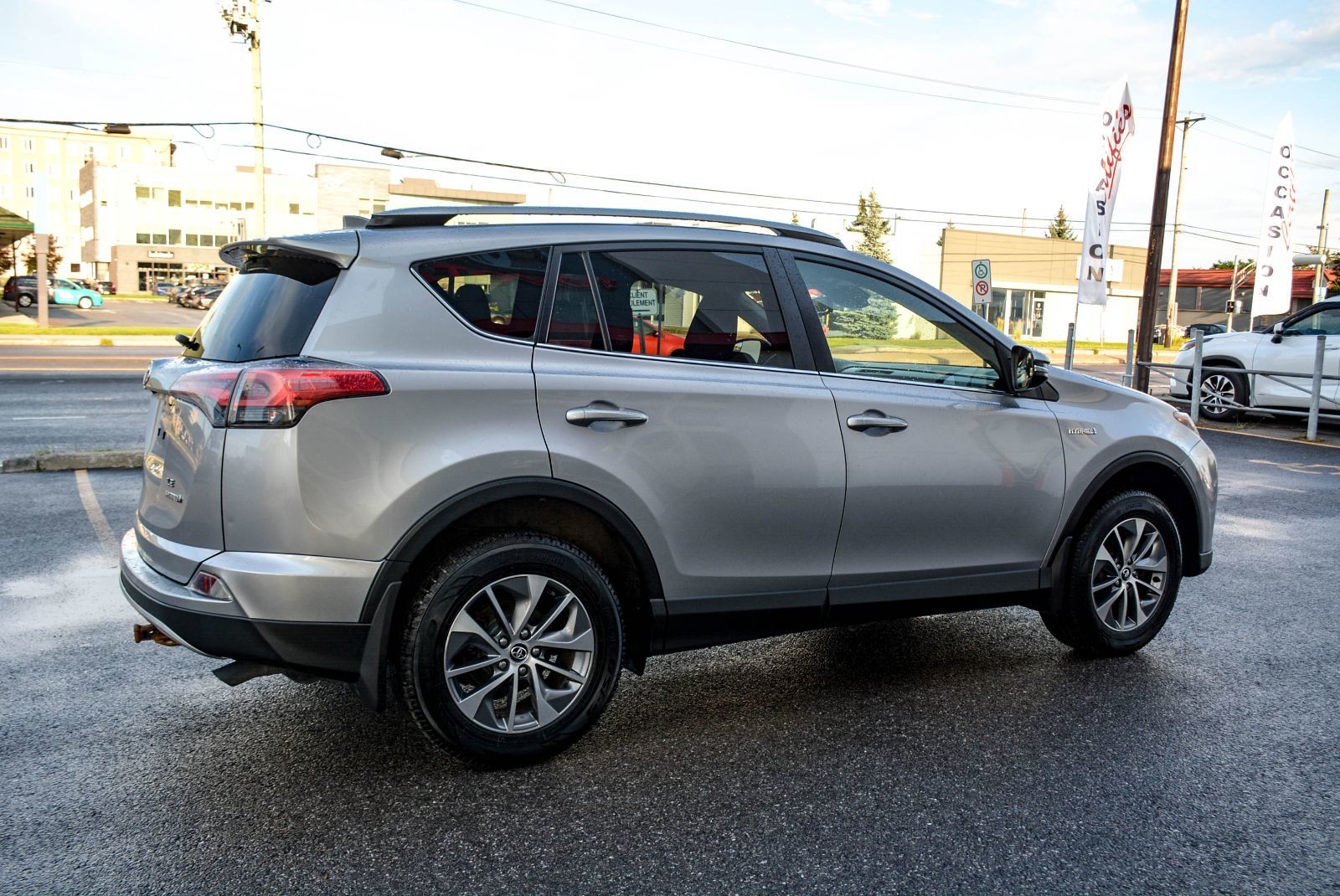 Toyota RAV4 Hybrid LE+ 2017 — photo 8