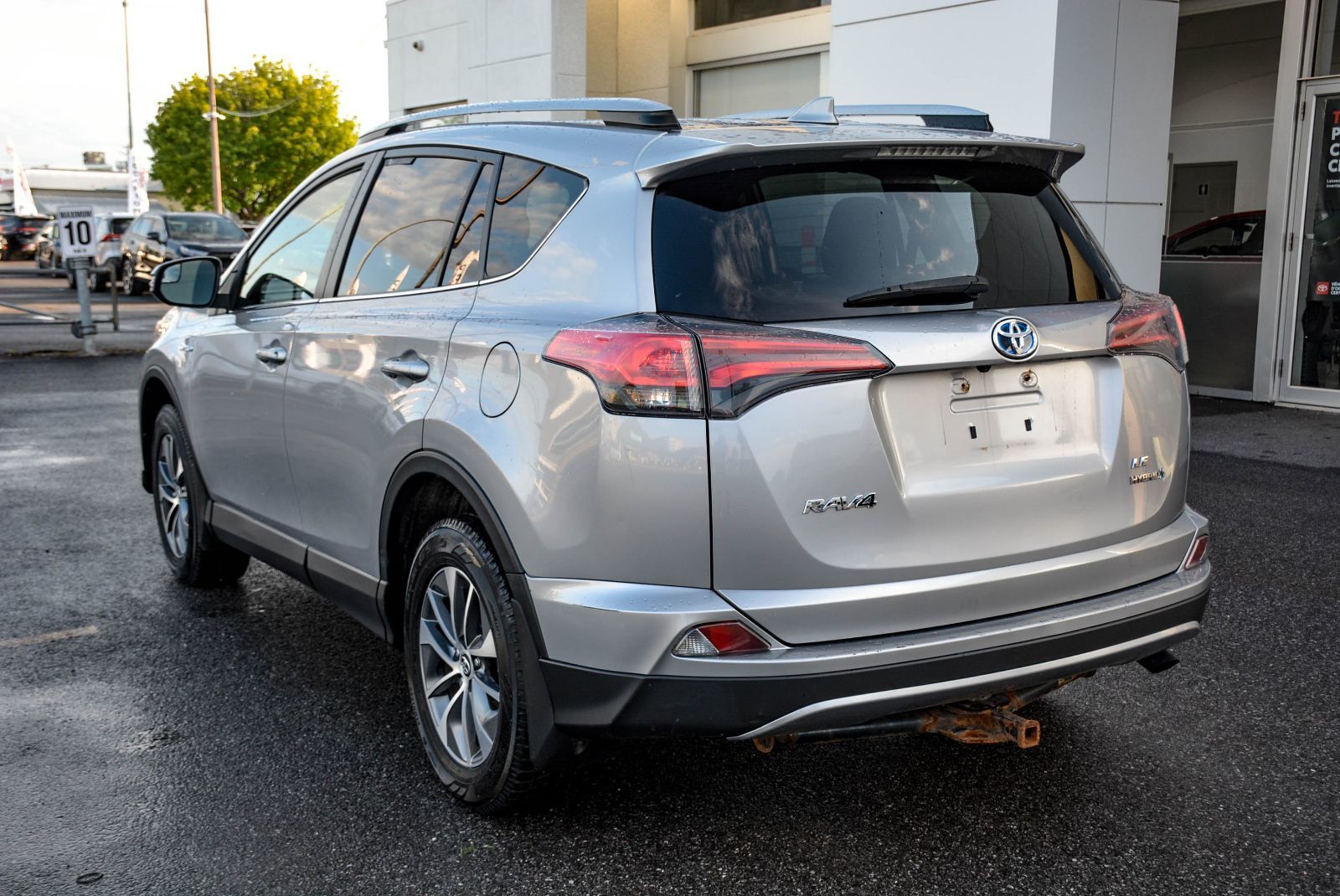 Toyota RAV4 Hybrid LE+ 2017 — photo 5
