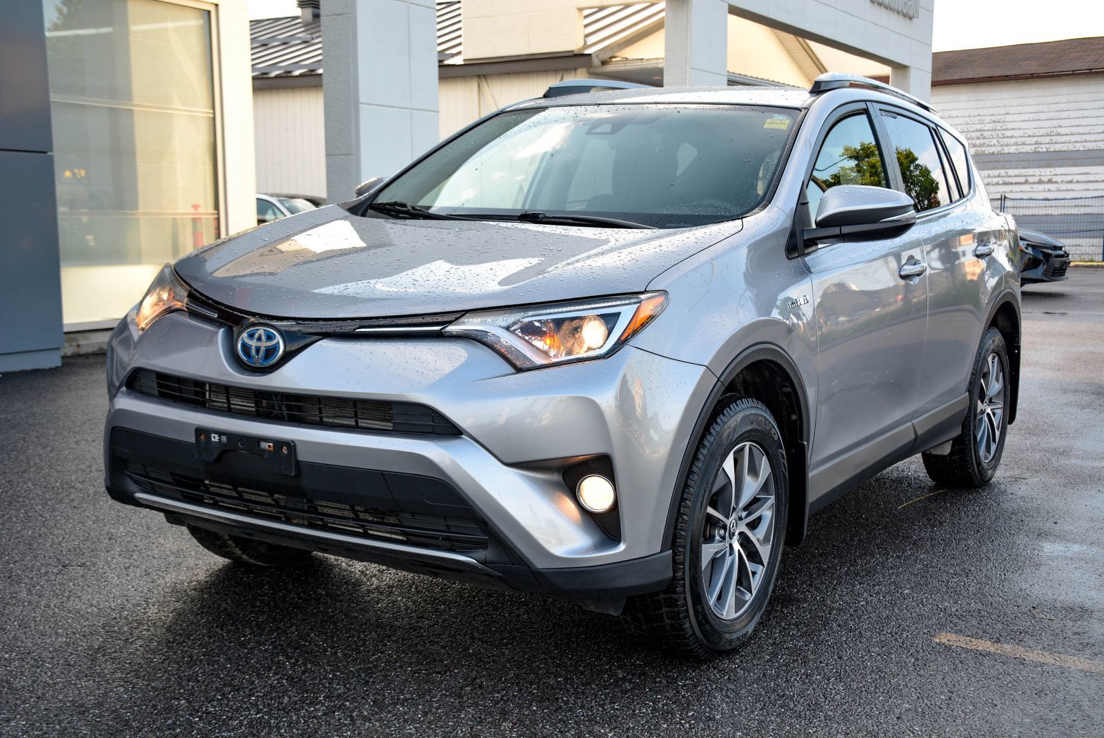 Toyota RAV4 Hybrid LE+ 2017