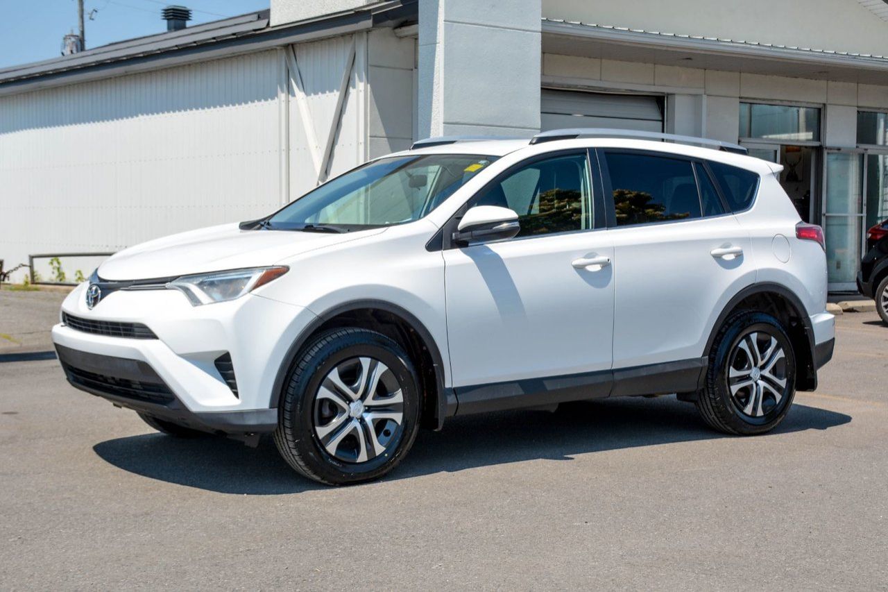 Toyota RAV4 LE AWD 2016 — photo 3