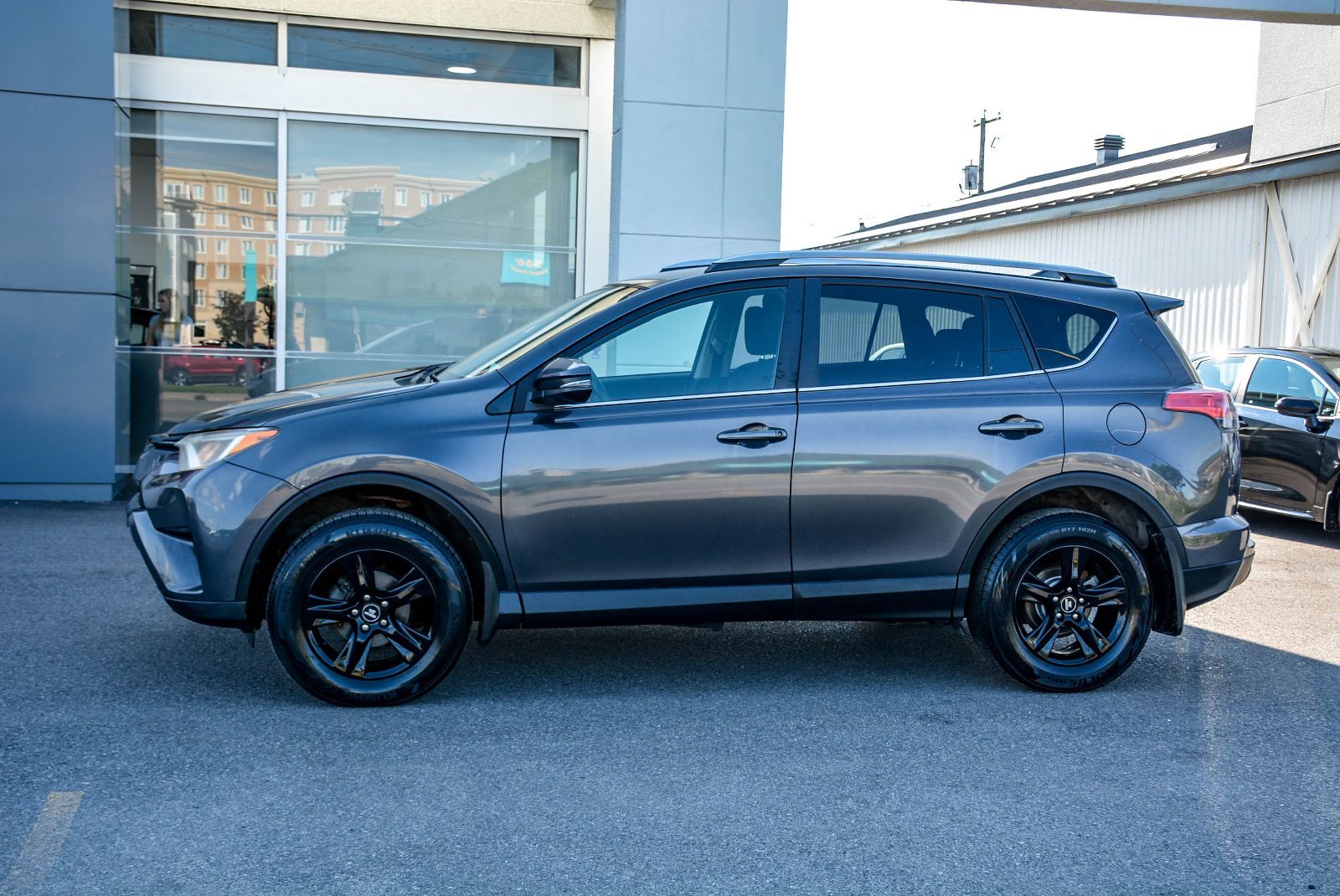 Toyota RAV4 LE 2017 — photo 3