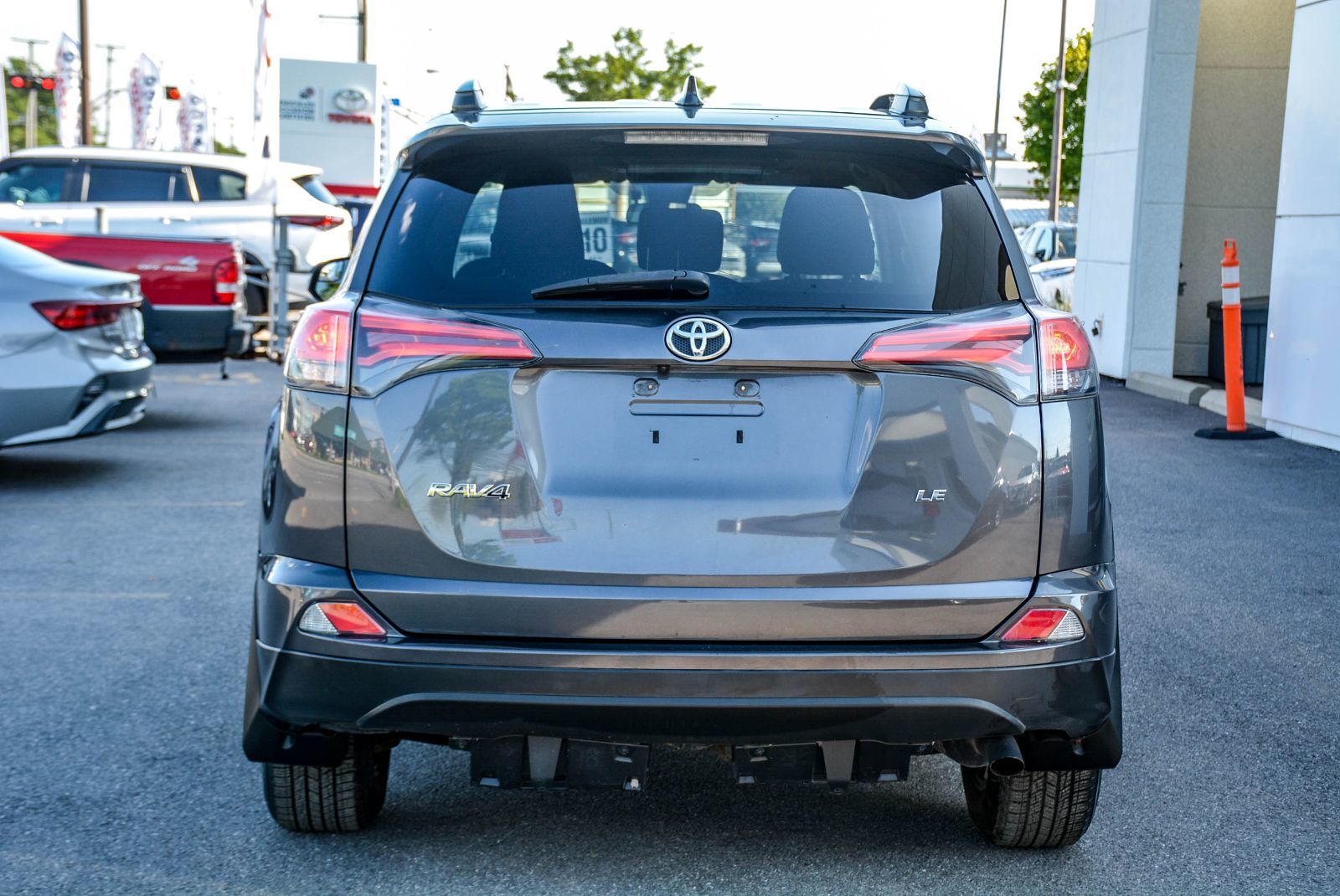 Toyota RAV4 LE 2017 — photo 6