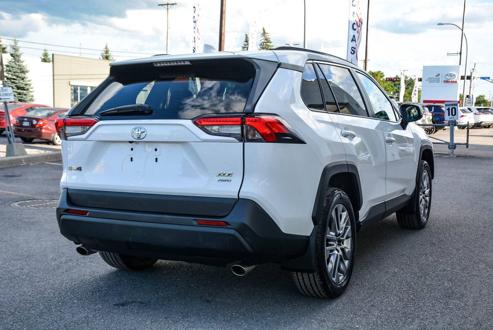 Toyota RAV4 XLE PREMIUM LEATHER SUNROOF 2019 — photo 8