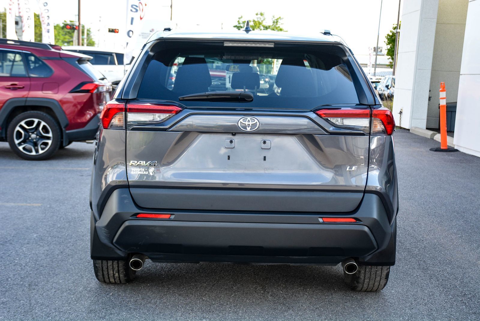 Toyota RAV4 LE 2021 — photo 6
