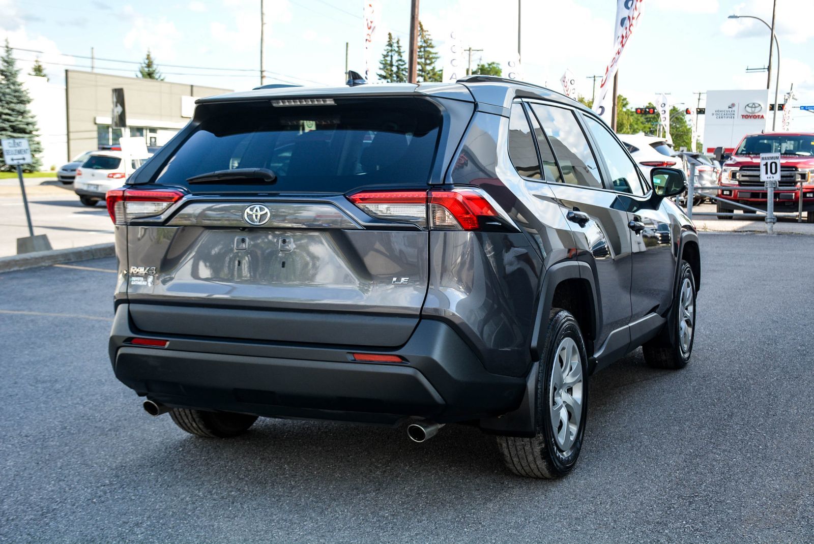 Toyota RAV4 LE 2021 — photo 7