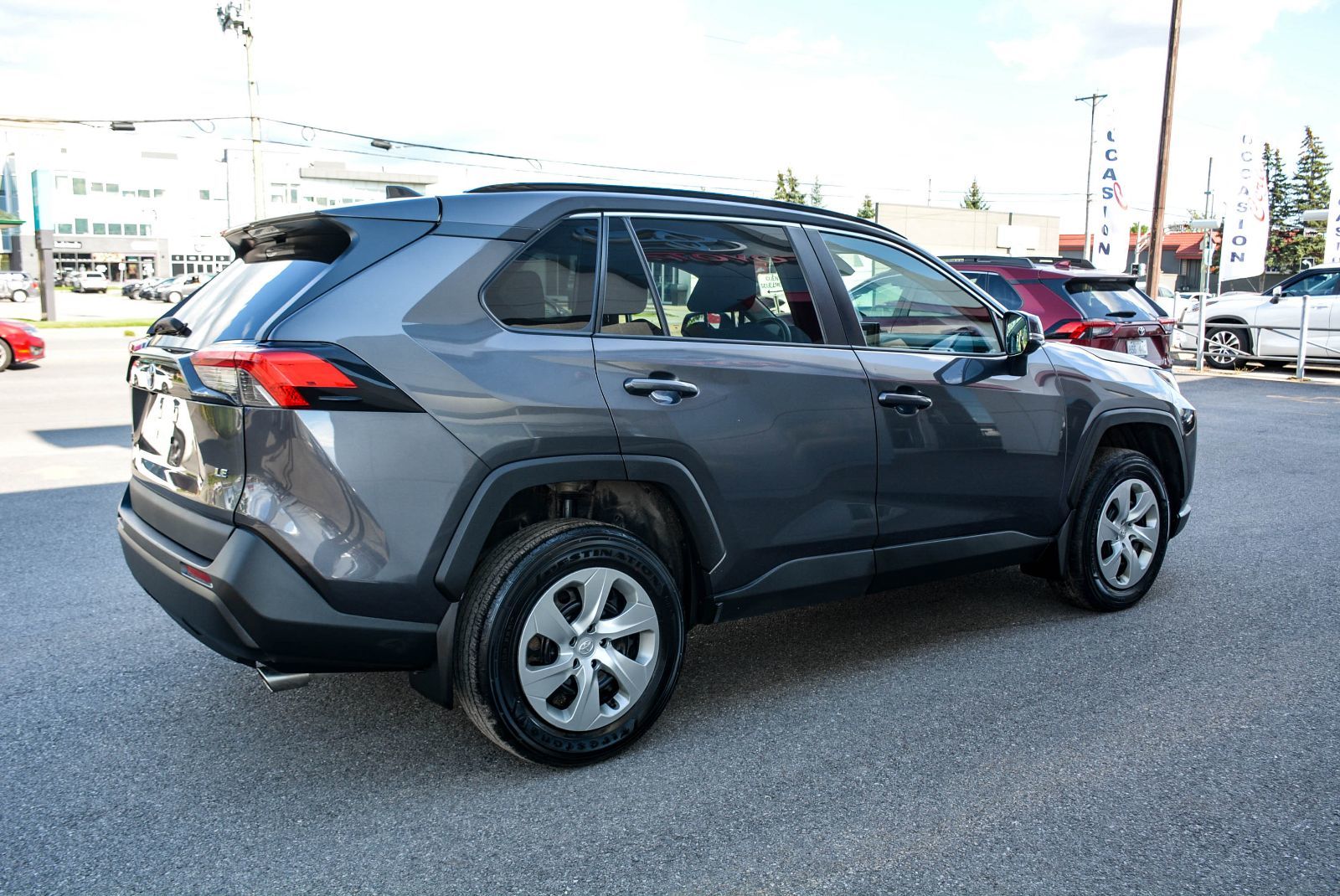 Toyota RAV4 LE 2021 — photo 8