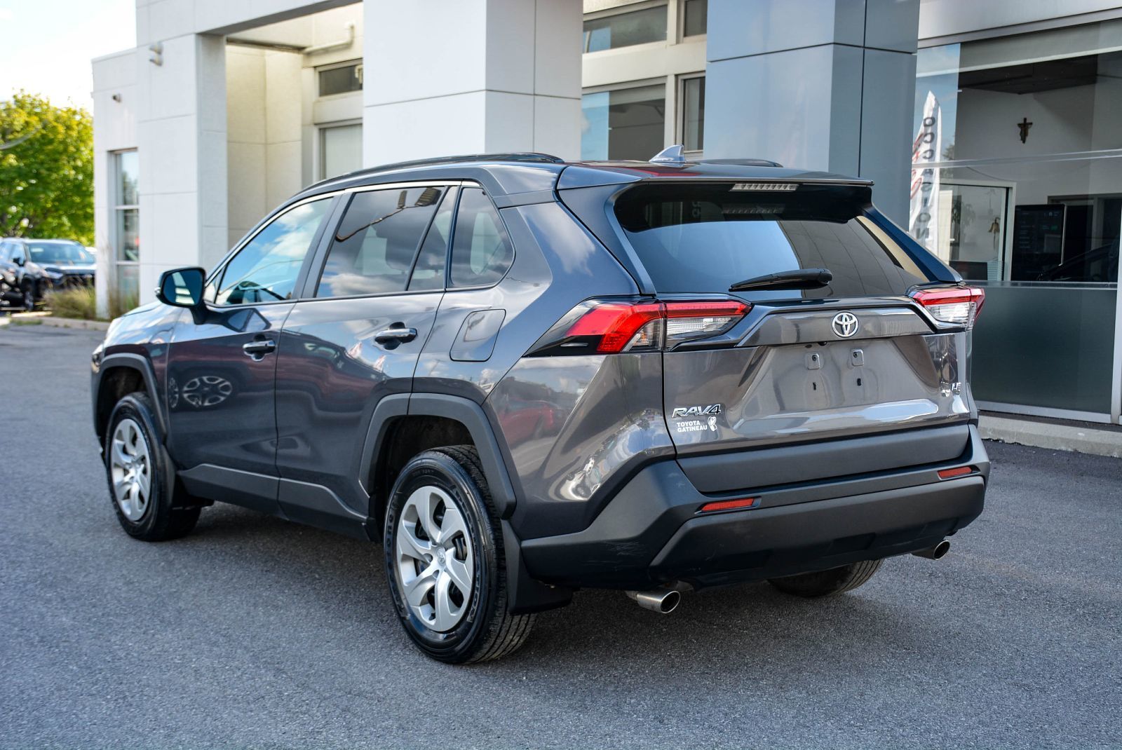 Toyota RAV4 LE 2021 — photo 4