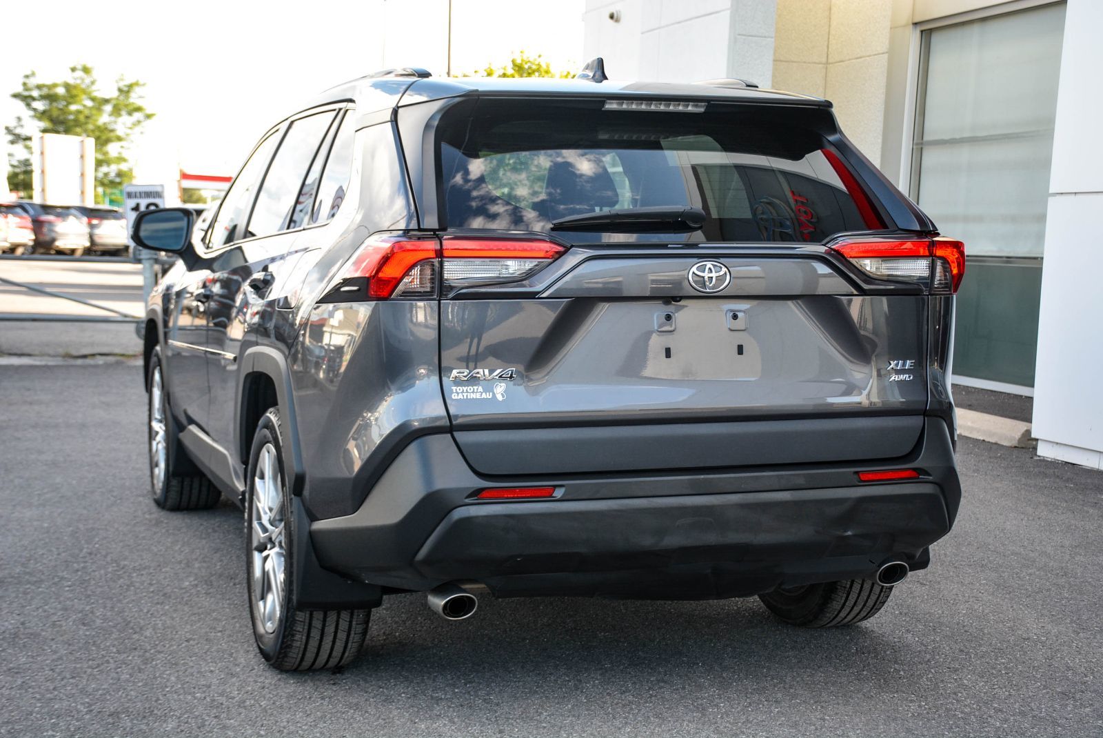 Toyota RAV4 XLE PREMIUM LEATHER SUNROOF 2022 — photo 5