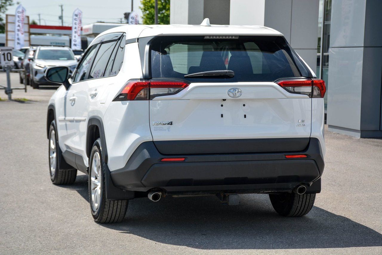 Toyota RAV4 LE 2023 — photo 7