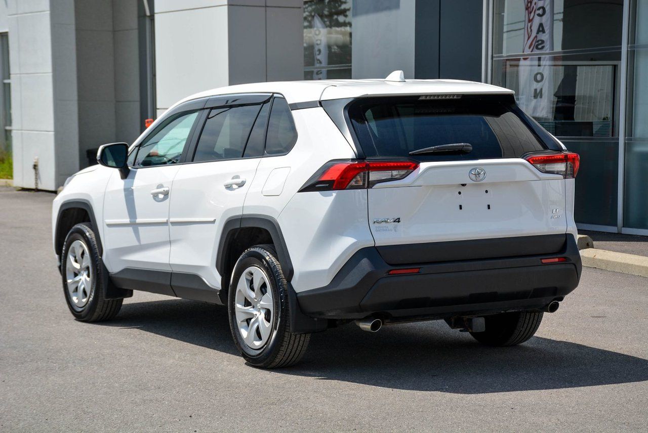 Toyota RAV4 LE 2023 — photo 6