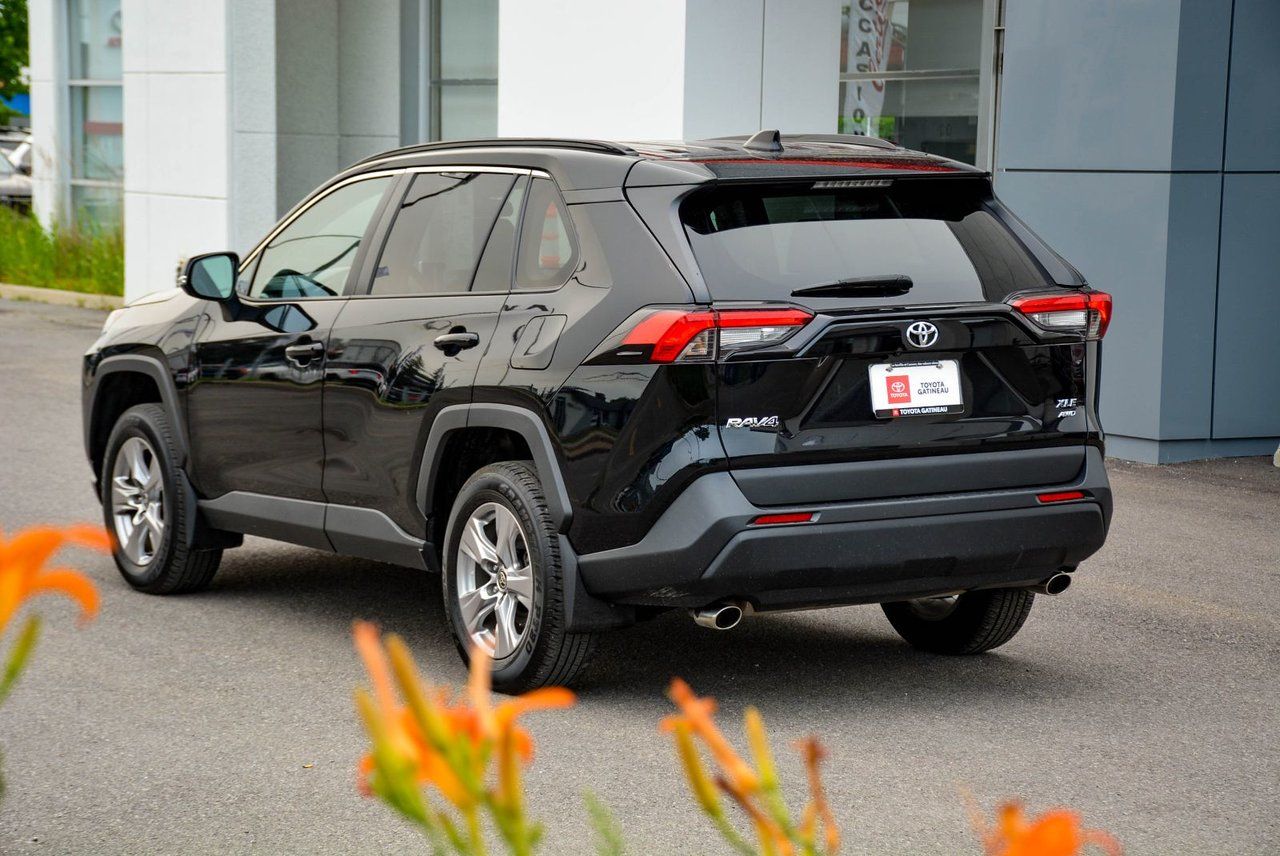 Toyota RAV4 XLE 2023 — photo 7