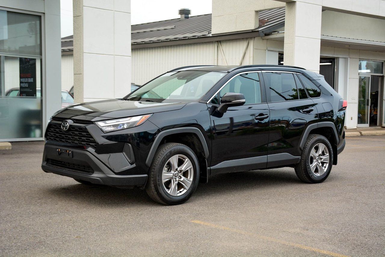 Toyota RAV4 XLE 2023 — photo 3