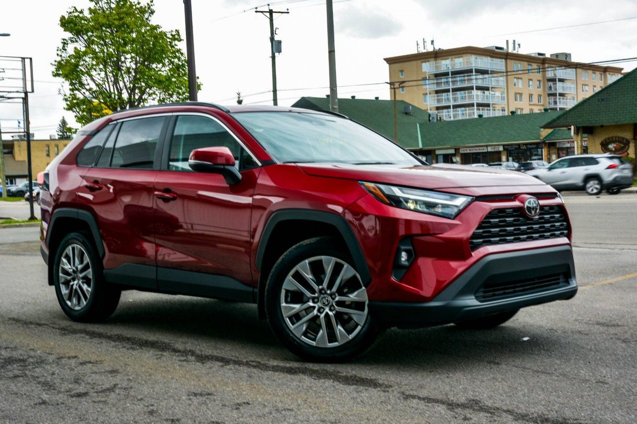 Toyota RAV4 XLE 2023 — photo 8