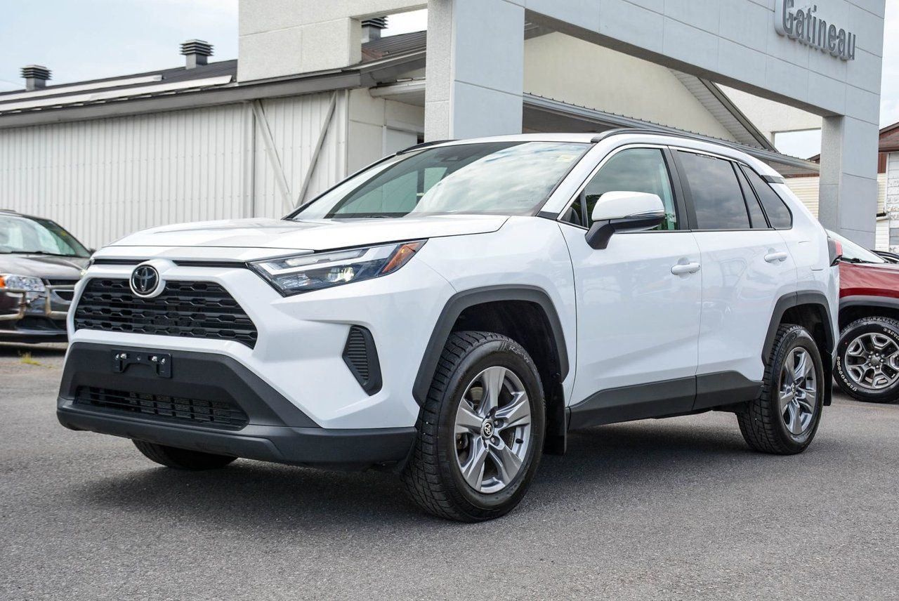 Toyota RAV4 XLE AWD CERTIFIED TOYOTA 2024 — photo 2