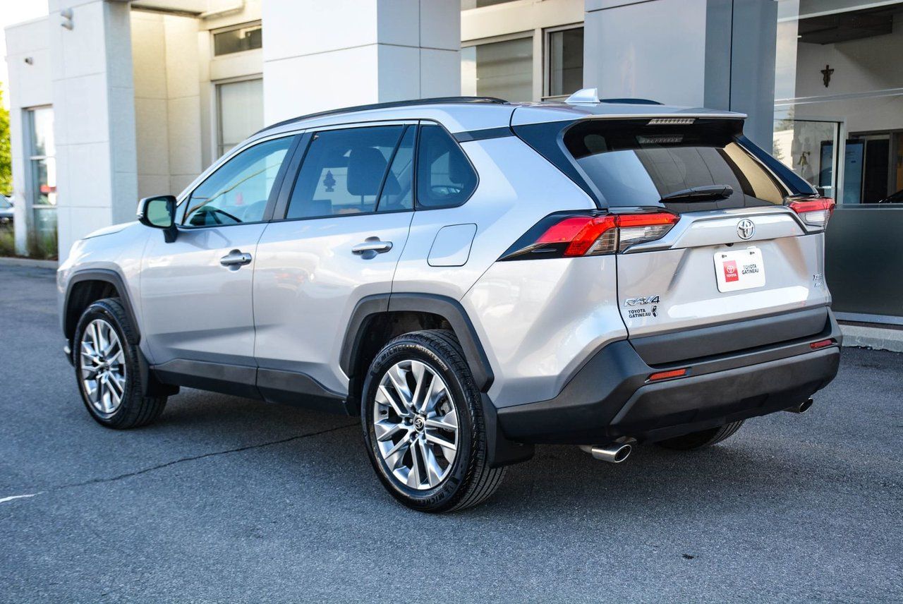 Toyota RAV4 XLE PREMIUM LEATHER SUNROOF 2024 — photo 5