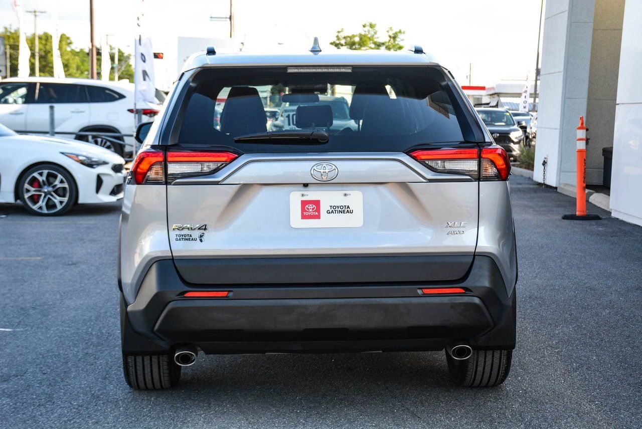 Toyota RAV4 XLE PREMIUM LEATHER SUNROOF 2024 — photo 7