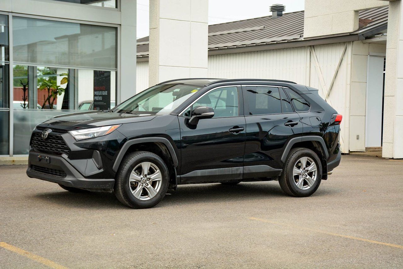 Toyota RAV4 XLE 2024 — photo 3