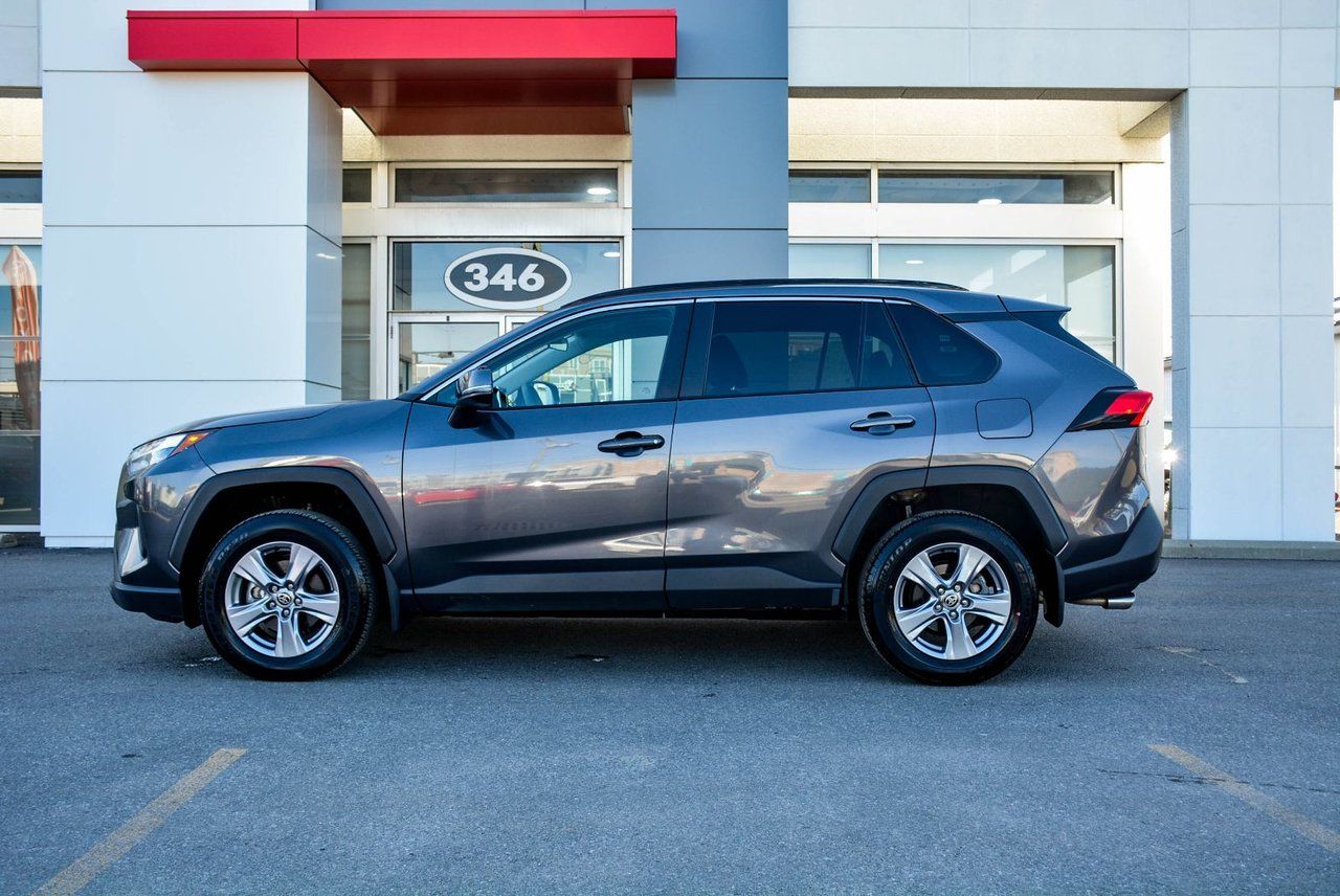 Toyota RAV4 XLE AWD CERTIFIED TOYOTA 2025 — photo 4
