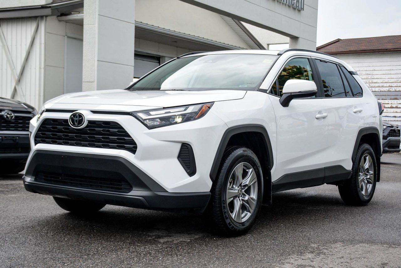 Toyota RAV4 XLE AWD CERTIFIED TOYOTA 2025 — photo 2