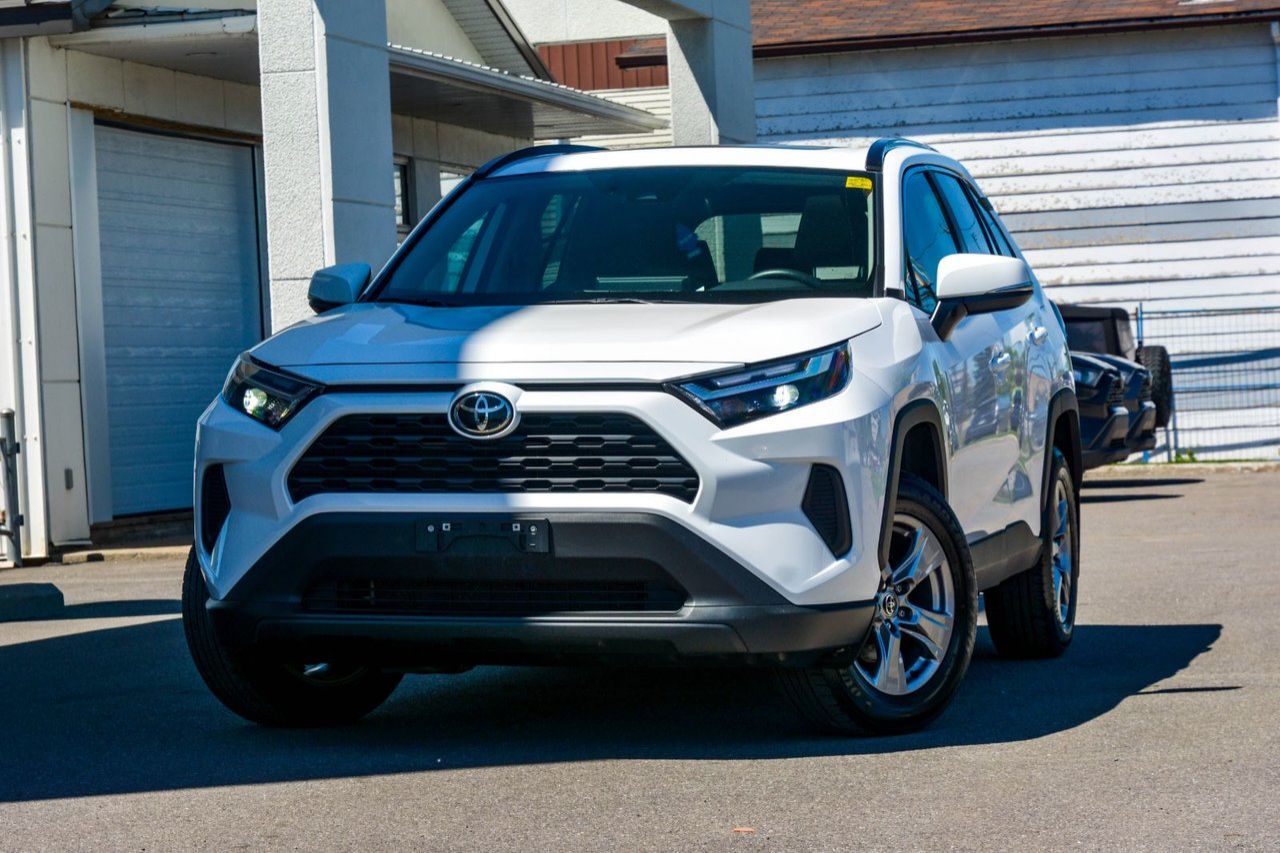 Toyota RAV4 XLE AWD CERTIFIED TOYOTA 2025 — photo 2