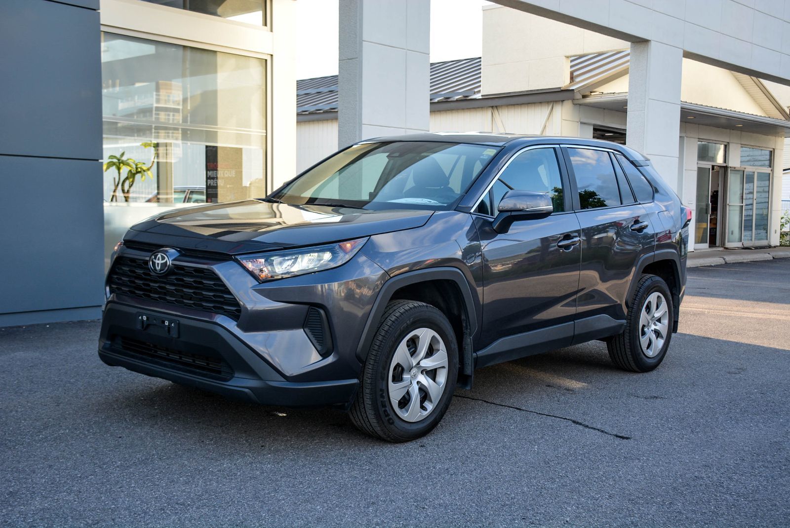 Toyota RAV4 LE AWD CERTIFIED TOYOTA 2025 — photo 2