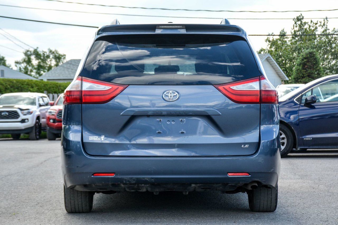 Toyota Sienna LE FWD 2017 — photo 8