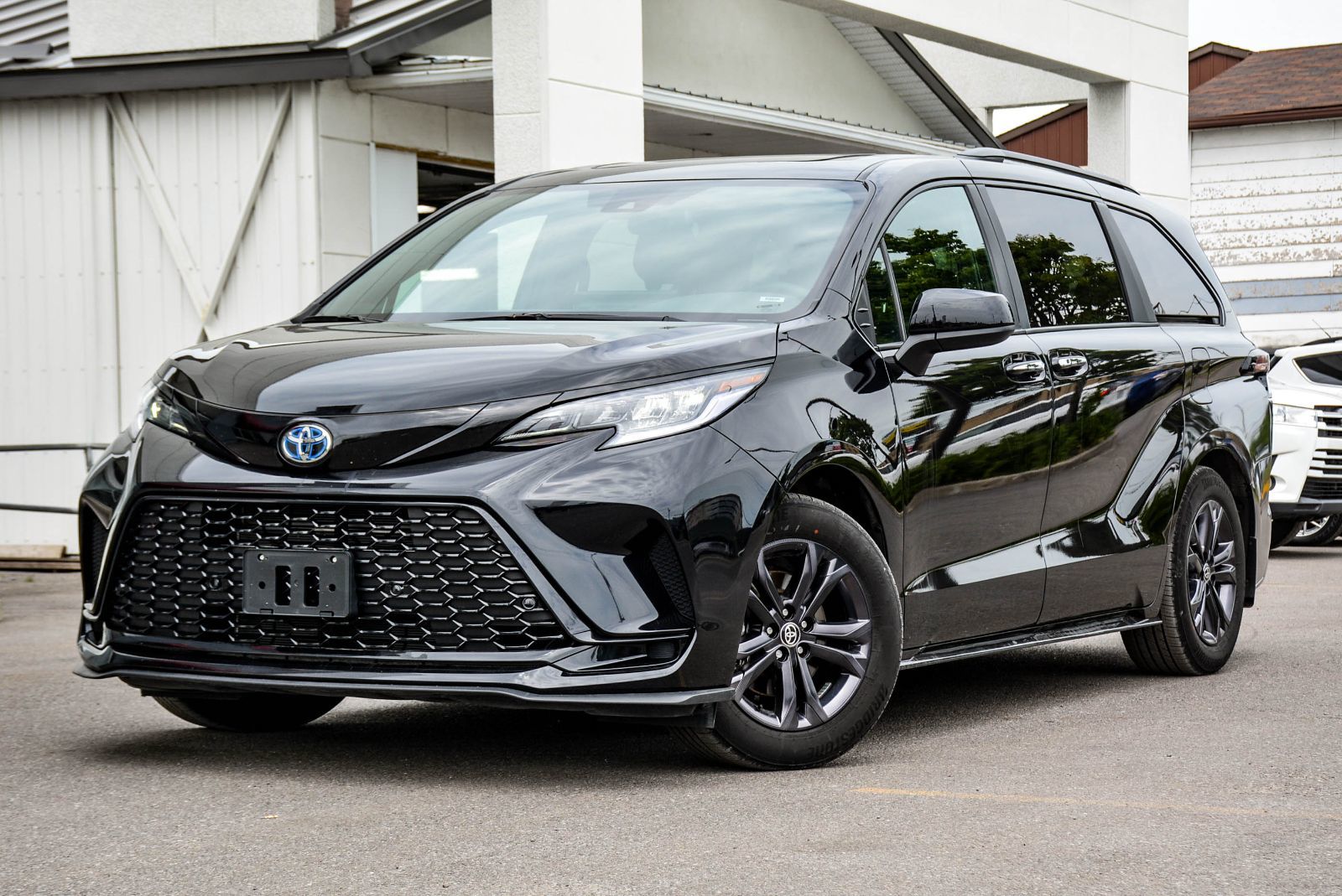 2025 Toyota Sienna XSE AWD CERTIFIED TOYOTA