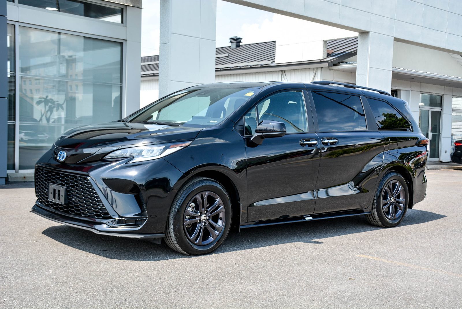Toyota Sienna XSE AWD CERTIFIED TOYOTA 2025 — photo 2