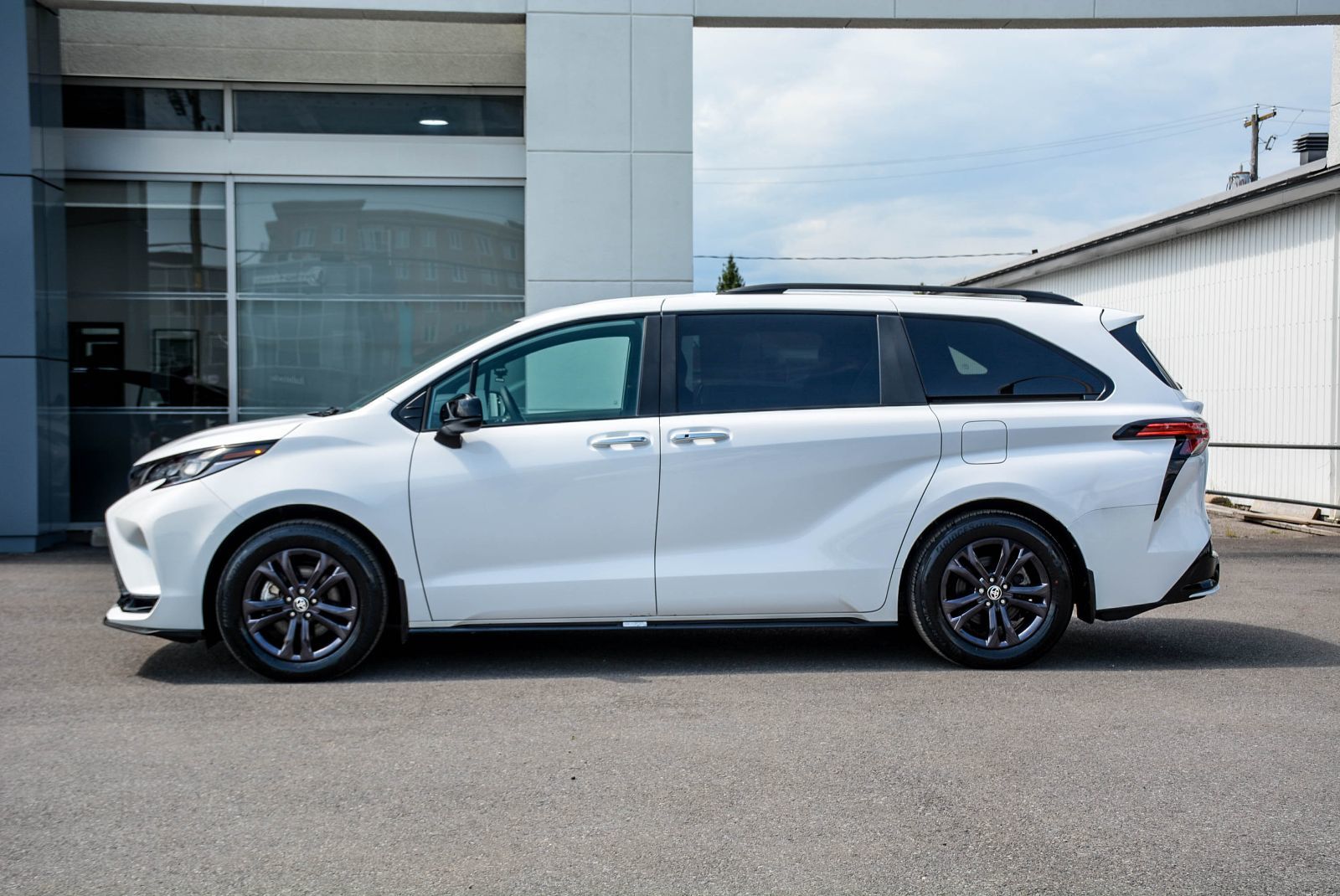 Toyota Sienna XSE AWD CERTIFIED TOYOTA 2025 — photo 4