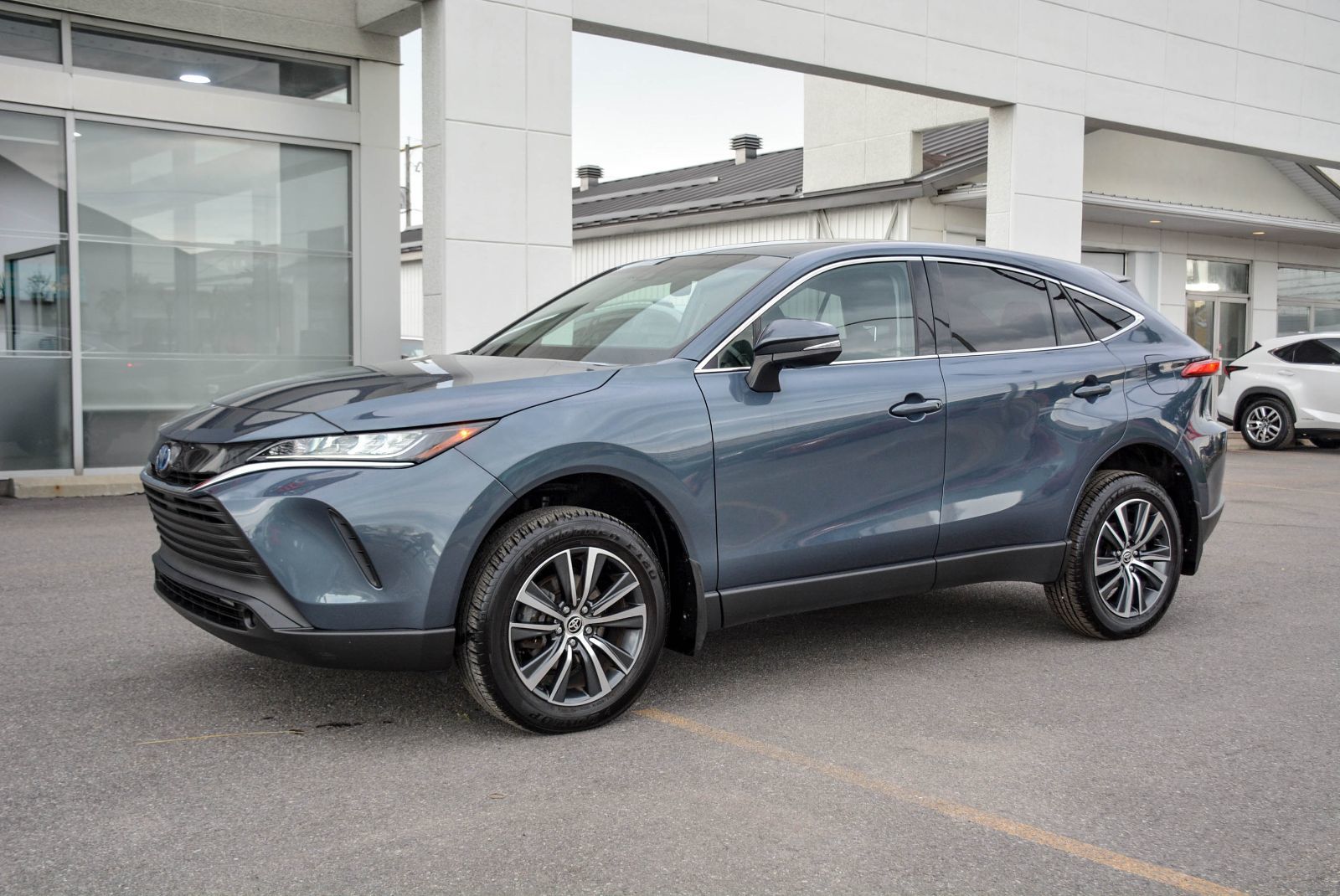 Toyota Venza LE 2024 — photo 2